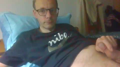 Snapshot of bernie484237 chatting on 05-11-26, 07:33 Bernie online show from 05-11-26, 07:33