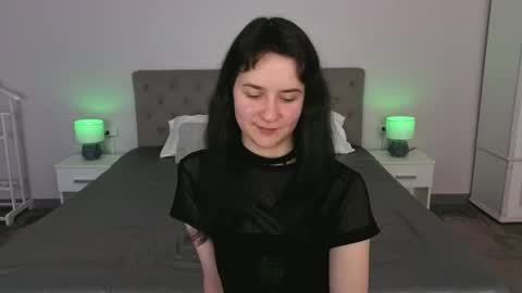 Violette online show from 04-27-26, 08:18