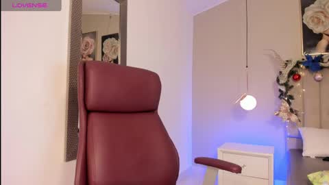 Snapshot of bestfamily chatting on 12-03-24, 02:36  Marilee online show from 12-03-24, 02:36