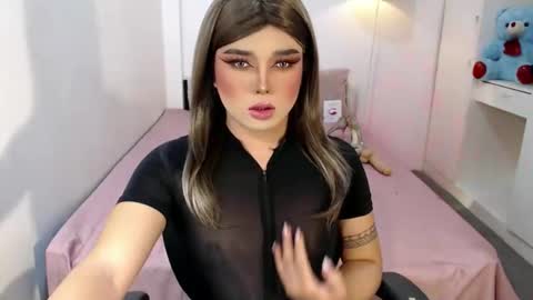 Snapshot of bestgirljulia chatting on 10-19-25, 02:56 bestgirljulia online show from 10-19-25, 02:56