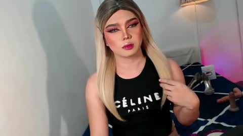 Snapshot of bestgirljulia chatting on 11-19-25, 01:27 bestgirljulia online show from 11-19-25, 01:27