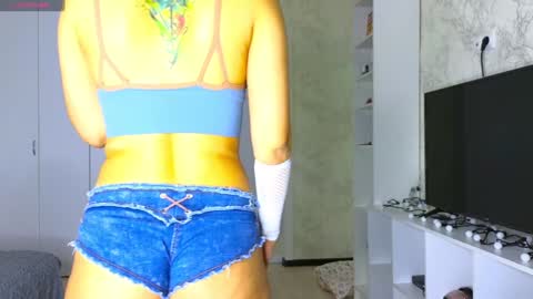 Snapshot of bestgirls2021 chatting on 01-12-25, 02:56 Hellen and Natali online show from 01-12-25, 02:56