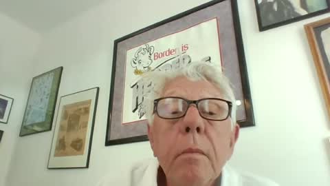 Snapshot of bestshot1951 chatting on 06-12-26, 12:37 bestshot1951 online show from 06-12-26, 12:37