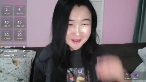 Snapshot of bet_lu chatting on 11-17-25, 08:20 Bet Lu online show from 11-17-25, 08:20