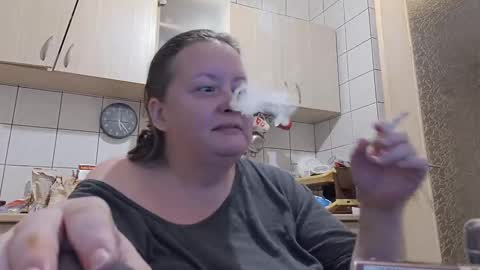 Snapshot of bethnorth chatting on 10-12-25, 02:21 bethnorth online show from 10-12-25, 02:21