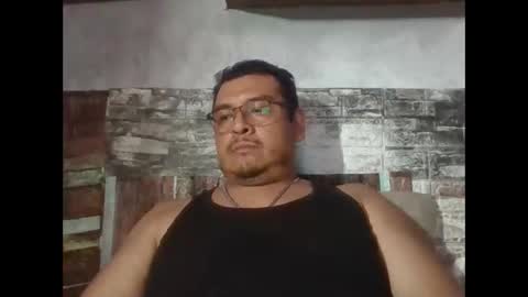 Snapshot of beto471292 chatting on 12-14-25, 01:00 beto471292 online show from 12-14-25, 01:00