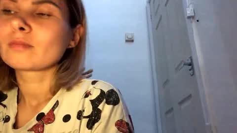 Snapshot of betty199175798 chatting on 10-21-25, 09:26 betty199175798 online show from 10-21-25, 09:26