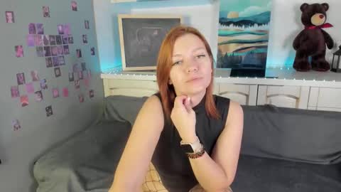 Snapshot of betty_baker1 chatting on 09-11-25, 01:28 Betty online show from 09-11-25, 01:28