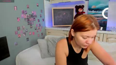 Snapshot of betty_baker1 chatting on 09-27-25, 09:25 Betty online show from 09-27-25, 09:25