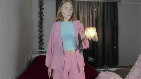 Dory make me happier online show from 09-12-25, 02:44