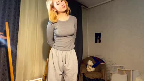 Hinata online show from 02-18-26, 11:17