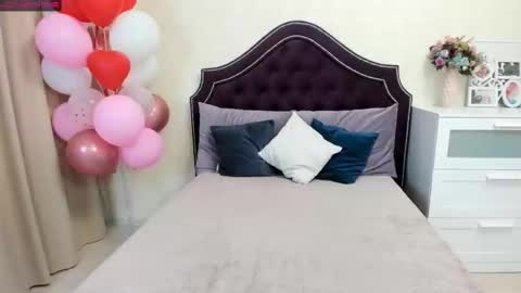 Mila Sweet online show from 02-18-25, 04:26