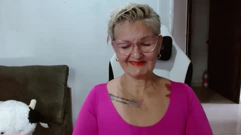 Snapshot of bety_cum3 chatting on 02-08-26, 02:53 bibiana online show from 02-08-26, 02:53