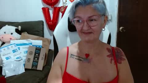 Snapshot of bety_cum3 chatting on 02-14-26, 09:28 bibiana online show from 02-14-26, 09:28