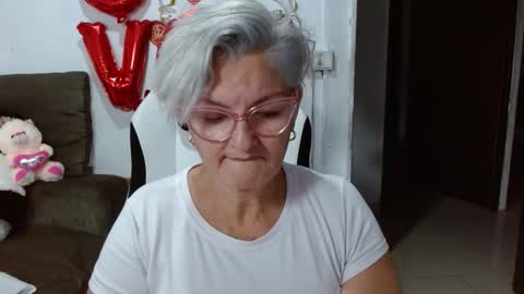 Snapshot of bety_cum3 chatting on 02-17-26, 11:11 bibiana online show from 02-17-26, 11:11