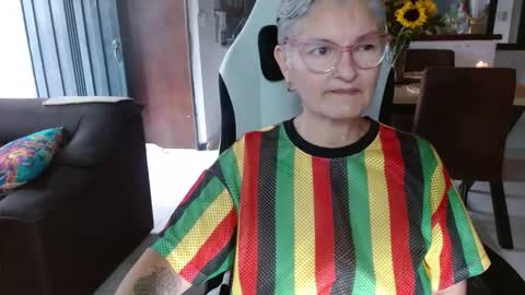 Snapshot of bety_cum3 chatting on 02-21-26, 01:01 bibiana online show from 02-21-26, 01:01