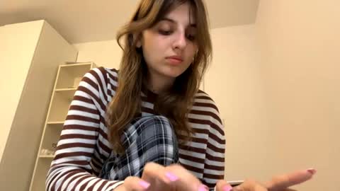 Lina online show from 05-12-26, 05:43