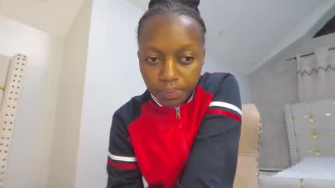 Snapshot of beverlyne5 chatting on 11-29-25, 07:06 beverly online show from 11-29-25, 07:06