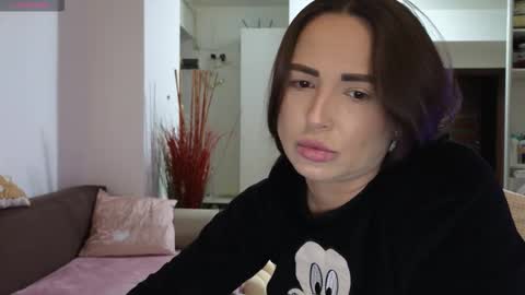   BeyonceDoll       Twitter DollBeyonce    online show from 03-05-26, 09:33