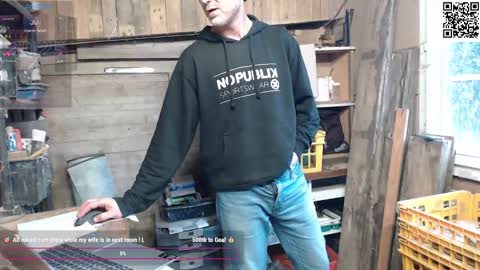 My name is David and if you like public exhibitions you wont be disappointed with me LoL - My favorite vibes is 44  online show from 02-11-25, 03:51