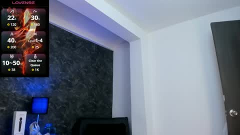 Snapshot of bianca_bella_ chatting on 05-31-26, 12:01 BESHA... online show from 05-31-26, 12:01