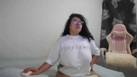 Bianca Tuesday to Sunday from 2am to 6am UTC-5 online show from 10-15-25, 09:20