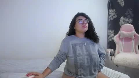 Bianca Tuesday to Sunday from 2am to 6am UTC-5 online show from 11-11-25, 09:20