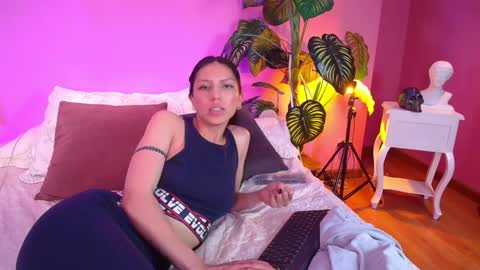 Bianca online show from 12-20-24, 10:16