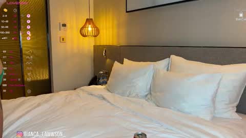 Snapshot of bianca_lawwson_ chatting on 10-21-25, 04:08 Bianca online show from 10-21-25, 04:08