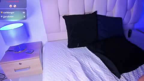 Snapshot of bianca_zaens1 chatting on 01-23-25, 03:01 B I A N C A online show from 01-23-25, 03:01