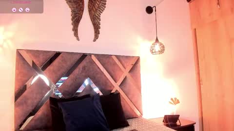 Snapshot of bianca_zaens1 chatting on 02-23-25, 09:44 B I A N C A online show from 02-23-25, 09:44