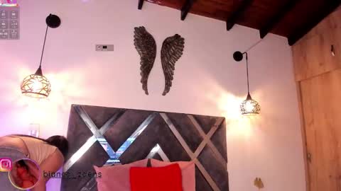 Snapshot of bianca_zaens1 chatting on 11-29-25, 10:40 B I A N C A online show from 11-29-25, 10:40