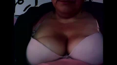 Snapshot of biancasteel chatting on 11-30-25, 01:26 biancasteel online show from 11-30-25, 01:26