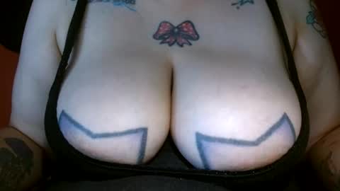 Snapshot of bianka_star_ chatting on 12-29-24, 02:31 bianca online show from 12-29-24, 02:31