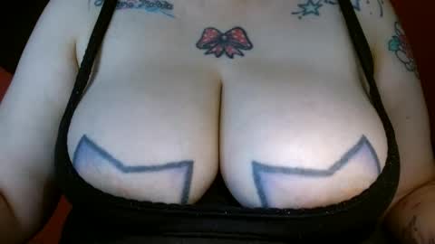 Snapshot of bianka_star_ chatting on 01-22-25, 02:14 bianca online show from 01-22-25, 02:14