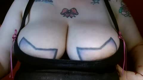 Snapshot of bianka_star_ chatting on 02-05-25, 03:52 bianca online show from 02-05-25, 03:52