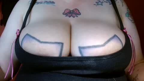 Snapshot of bianka_star_ chatting on 02-12-25, 10:15 bianca online show from 02-12-25, 10:15