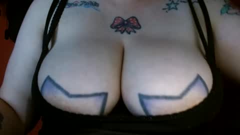 Snapshot of bianka_star_ chatting on 02-17-25, 03:42 bianca online show from 02-17-25, 03:42