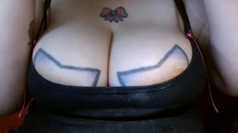 Snapshot of bianka_star_ chatting on 02-20-25, 12:25 bianca online show from 02-20-25, 12:25