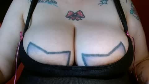 Snapshot of bianka_star_ chatting on 02-25-25, 12:24 bianca online show from 02-25-25, 12:24