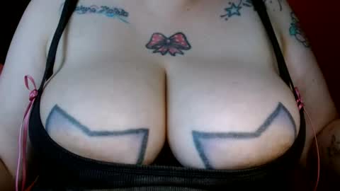 Snapshot of bianka_star_ chatting on 09-30-25, 02:00 bianca online show from 09-30-25, 02:00