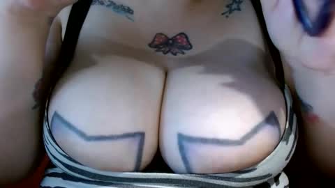 Snapshot of bianka_star_ chatting on 11-28-25, 12:52 bianca online show from 11-28-25, 12:52