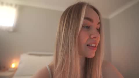 Snapshot of bibi_it_is chatting on 11-12-25, 02:45 Bibi online show from 11-12-25, 02:45