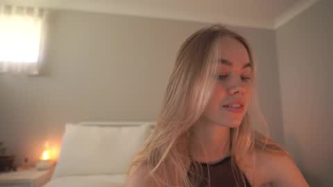 Snapshot of bibi_it_is chatting on 12-19-25, 02:29 Bibi online show from 12-19-25, 02:29