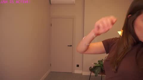 Snapshot of bibimusic chatting on 10-22-25, 07:02 Ophelia online show from 10-22-25, 07:02