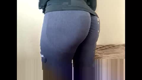 Snapshot of bibiroyce chatting on 12-24-24, 09:39 Bibi Royce online show from 12-24-24, 09:39