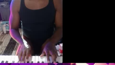 Snapshot of bicepsandfrot chatting on 11-07-25, 02:55 BicepsandFrot online show from 11-07-25, 02:55