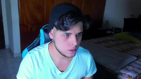 Snapshot of big_cockjughead chatting on 10-07-25, 11:46 Logan Sprouse online show from 10-07-25, 11:46