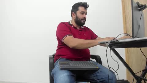 Tommy online show from 10-14-25, 05:25