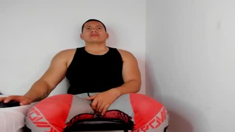 Snapshot of big_pecs_1 chatting on 05-11-26, 06:38 LEO online show from 05-11-26, 06:38